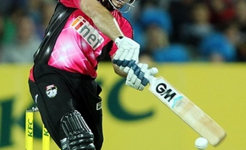 Michael Lumb - A crunchy knock of 80 runs for Sydney Sixers