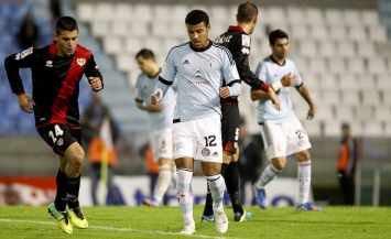 Falqué and Rafinha at the team's warm up at Los Balaídos