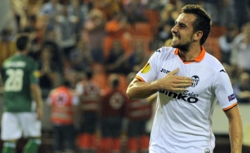 Will Paco Álcacer score again and help his team next Monday?