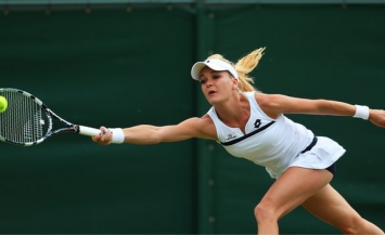 Radwanska is the favorite to go through