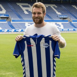Will Aleksandr Katai have his debut for Deportivo Alavés next Monday?