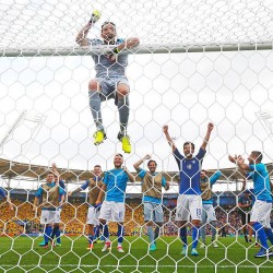 Are Italy going to their third win in a row at the tournament?